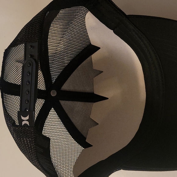 HURLEY TRUCKER HAT - Picture 3 of 3